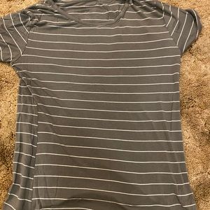 Im selling both of these shirts. They’re the same brand/ and style. Both are XL